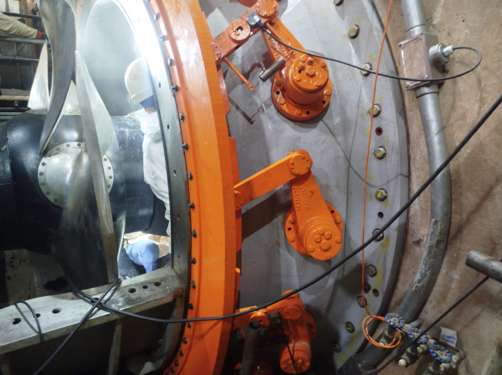 Montagem de Distribuidor — Siemens Energy - PCH Furnas do Segredo